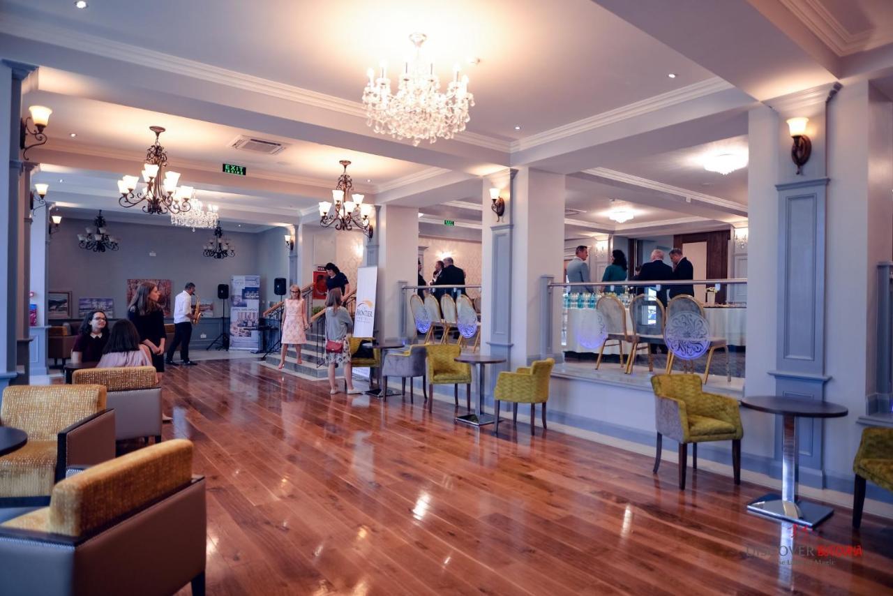 The Frontier Hotel Siret Exterior foto